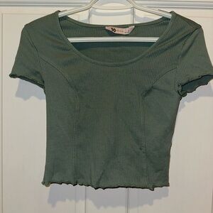 Green short sleeve shirt